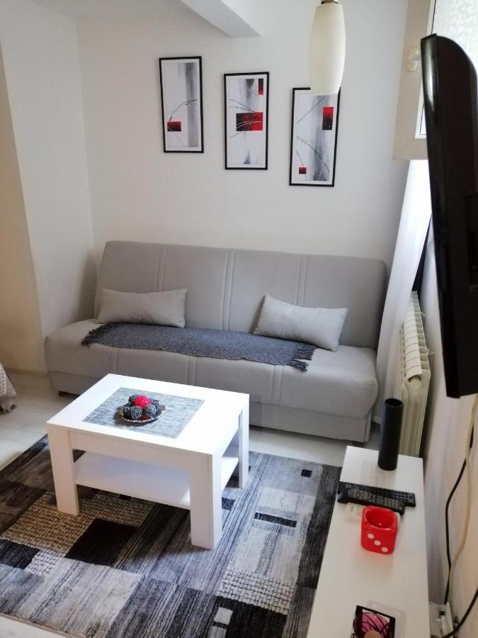 Studio Apartman Kocka เบลเกรด ภายนอก รูปภาพ