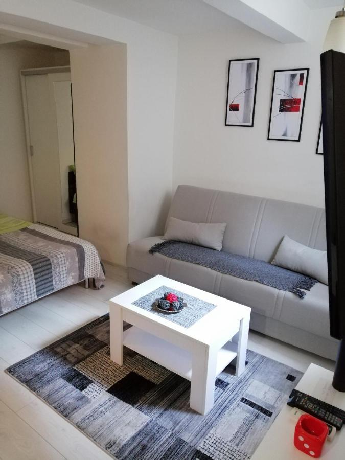 Studio Apartman Kocka เบลเกรด ภายนอก รูปภาพ