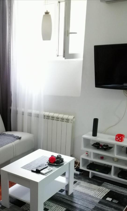 Studio Apartman Kocka เบลเกรด ภายนอก รูปภาพ