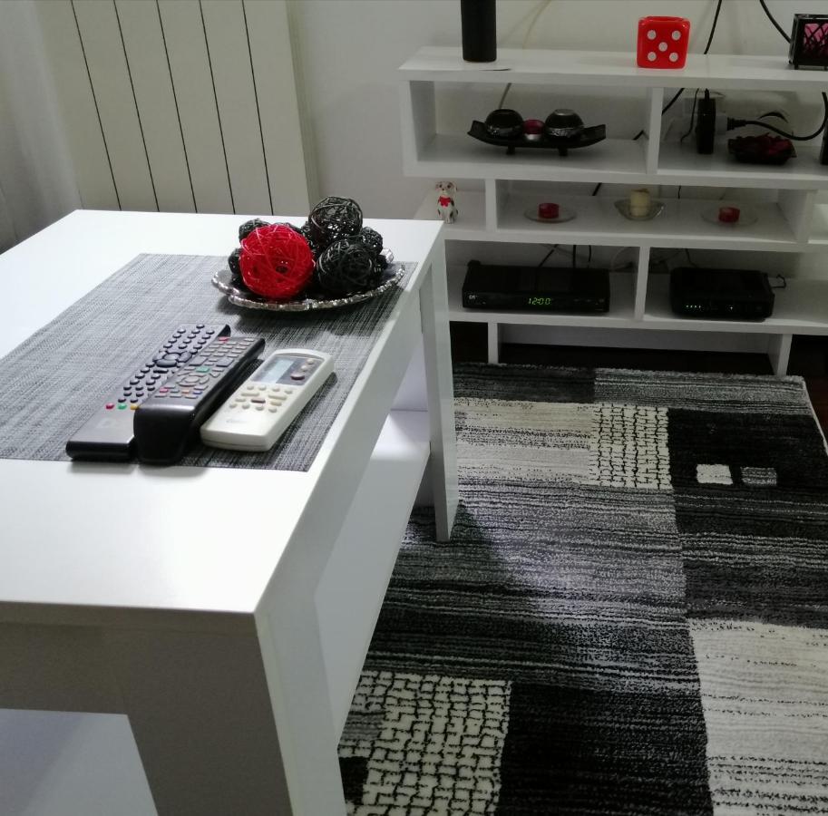 Studio Apartman Kocka เบลเกรด ภายนอก รูปภาพ