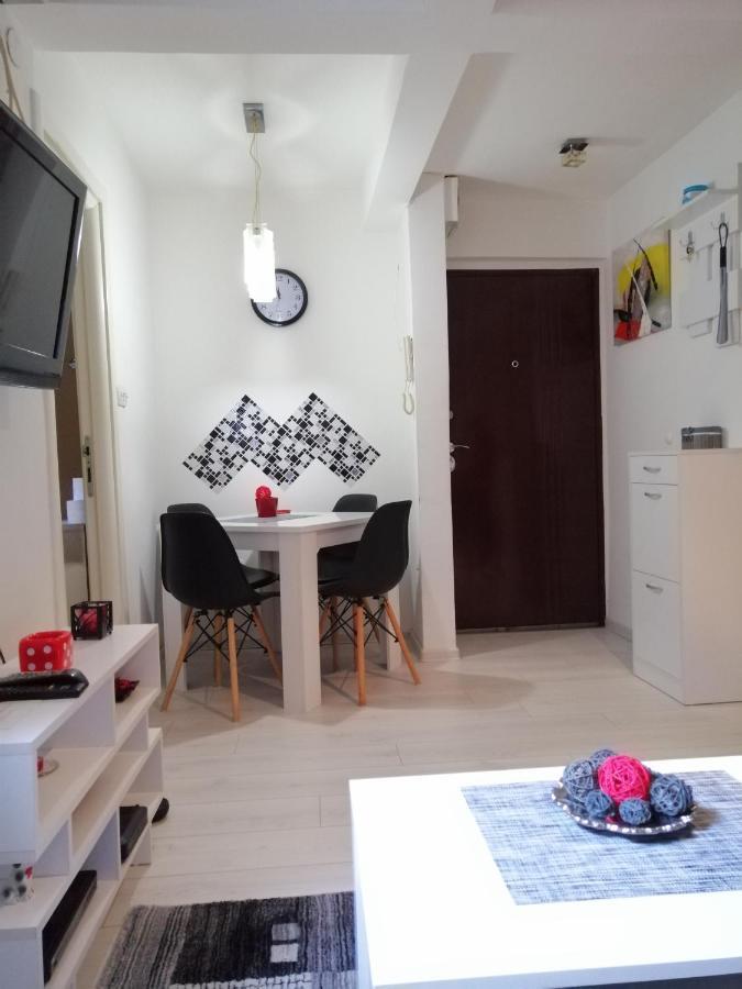 Studio Apartman Kocka เบลเกรด ภายนอก รูปภาพ