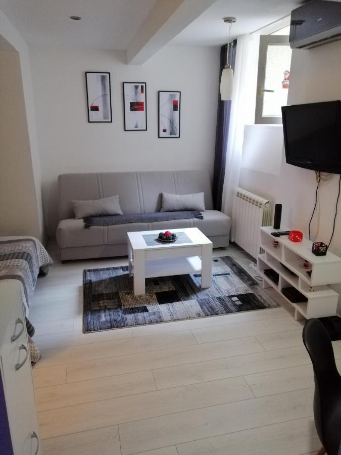 Studio Apartman Kocka เบลเกรด ภายนอก รูปภาพ
