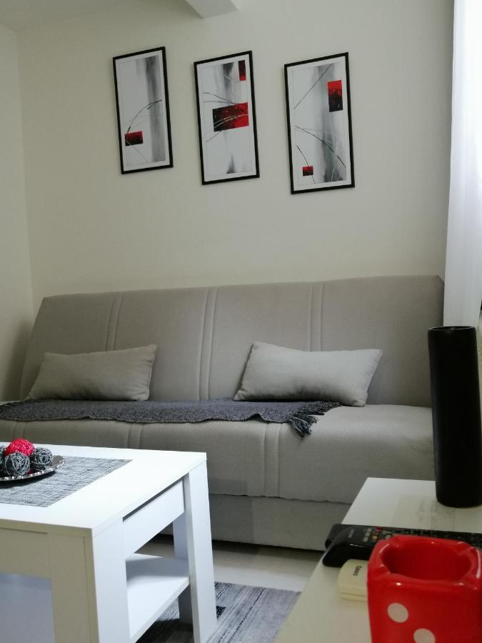 Studio Apartman Kocka เบลเกรด ภายนอก รูปภาพ